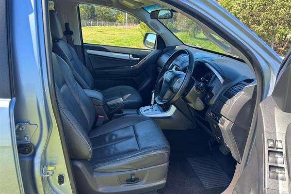 2016 Isuzu MU-X LS-T