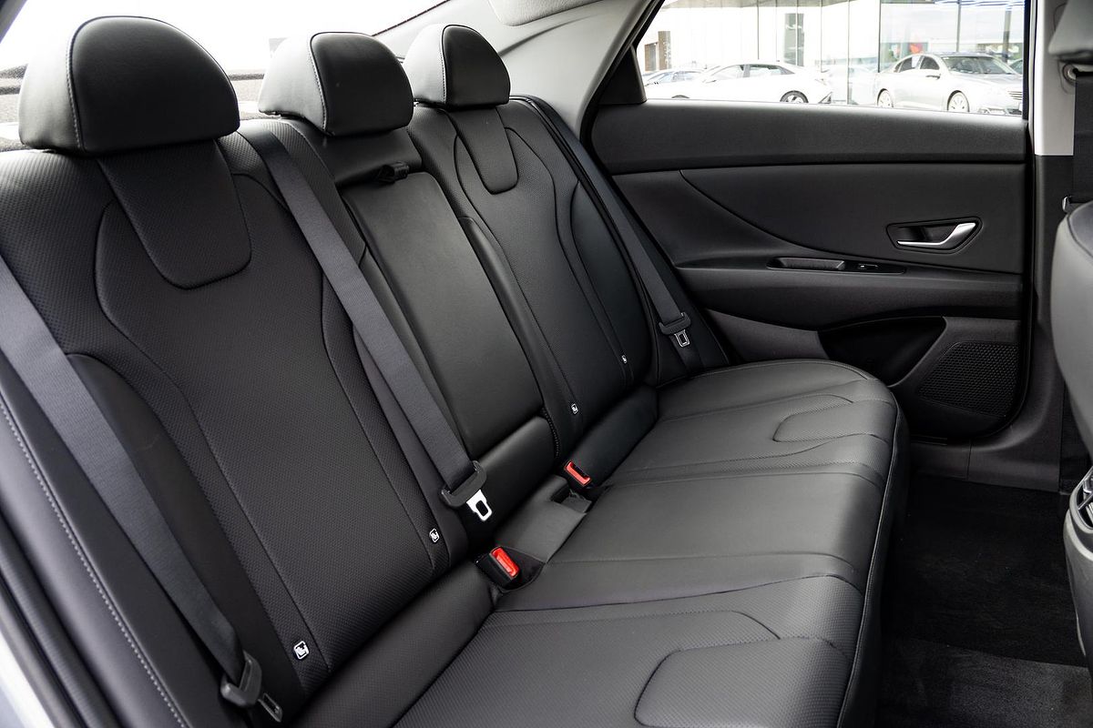 2025 Hyundai i30 Elite Hybrid CN7.V2