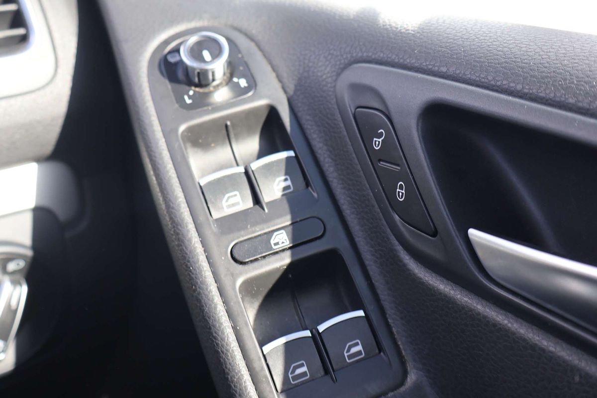 2011 Volkswagen Golf 77 TDI BLUEMOTION 1K MY11