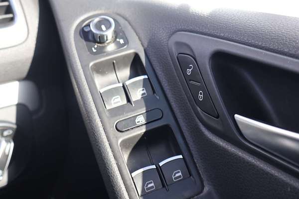 2011 Volkswagen Golf 77 TDI BLUEMOTION 1K MY11