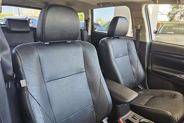2016 Mitsubishi Outlander Exceed ZK