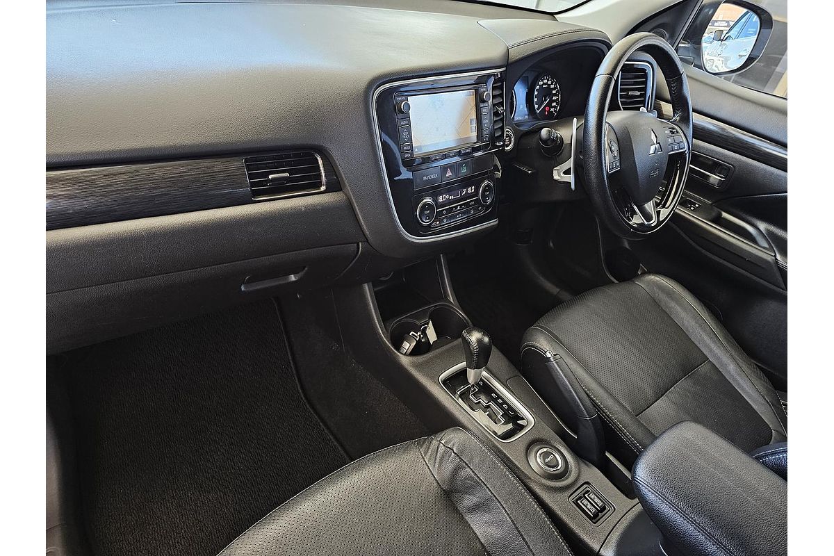 2016 Mitsubishi Outlander Exceed ZK