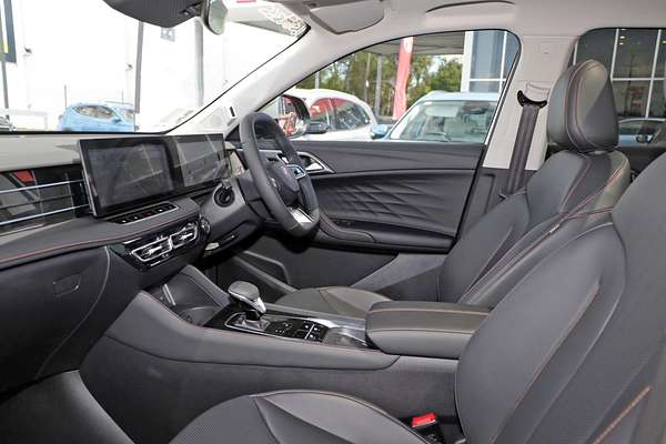 2025 MG HS Super Hybrid Essence AS33P