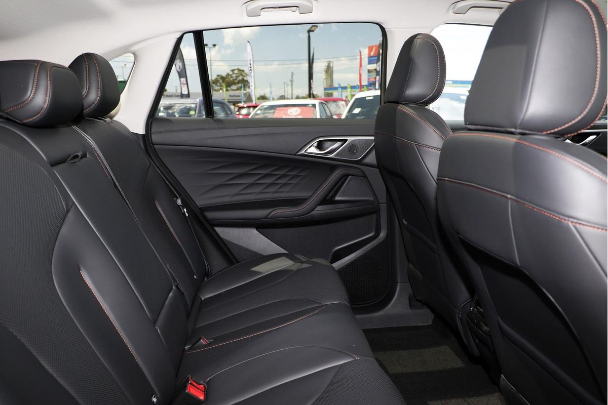 2025 MG HS Super Hybrid Essence AS33P