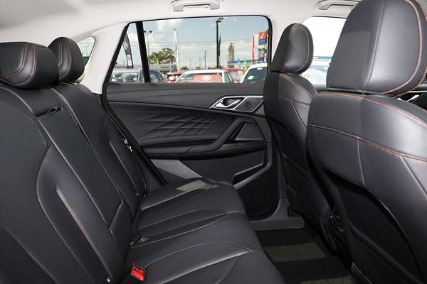 2025 MG HS Super Hybrid Essence AS33P