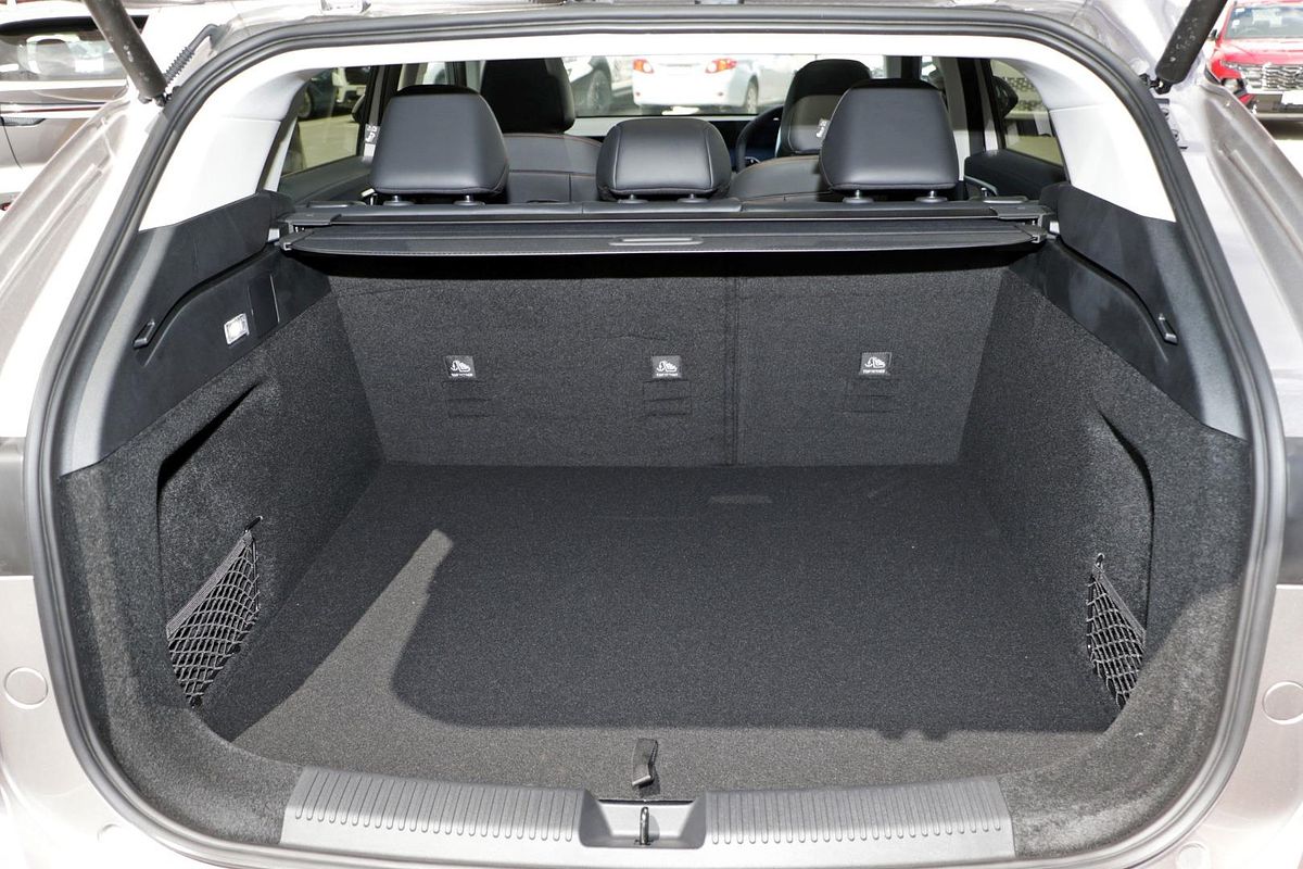 2025 MG HS Super Hybrid Essence AS33P