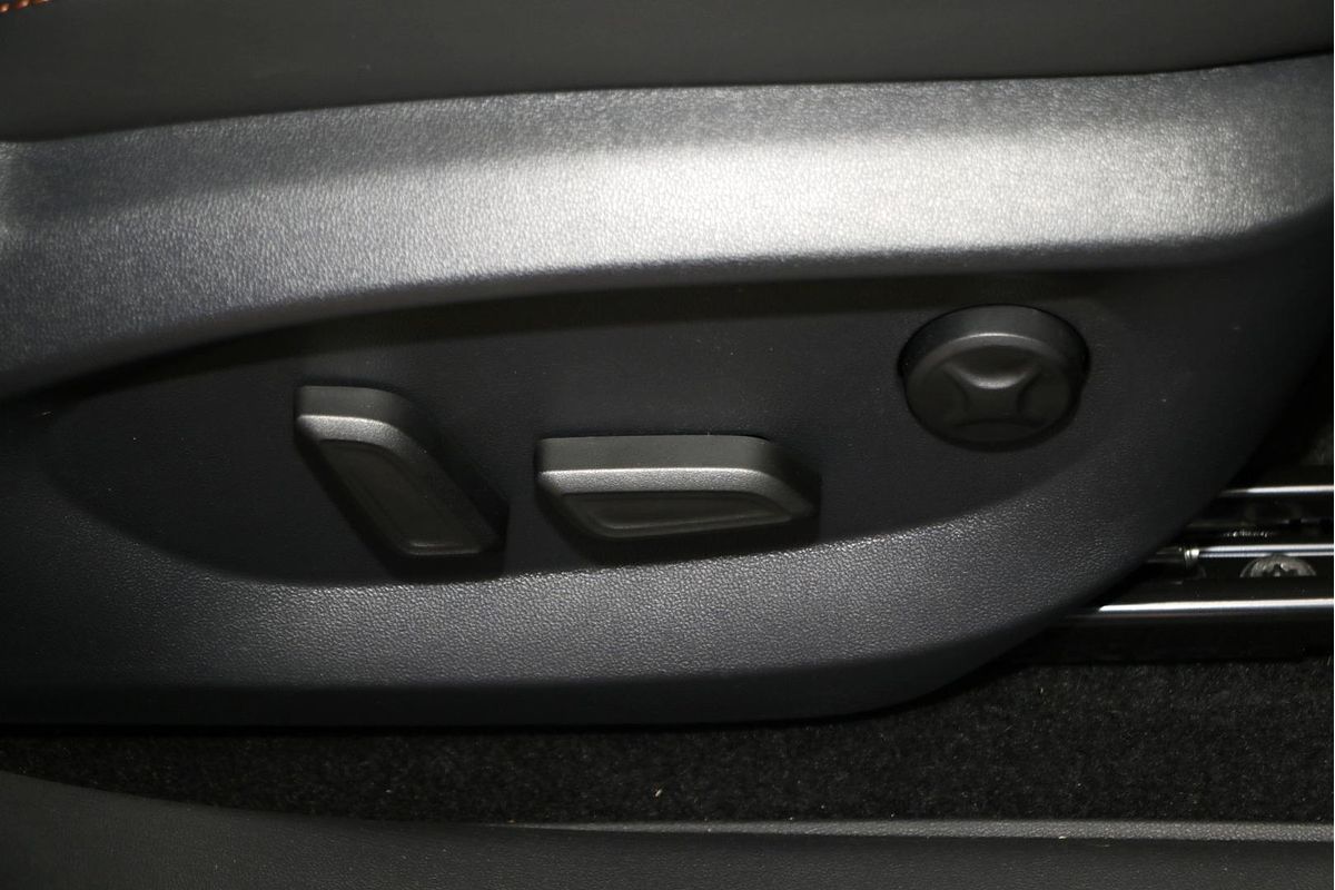 2025 MG HS Super Hybrid Essence AS33P