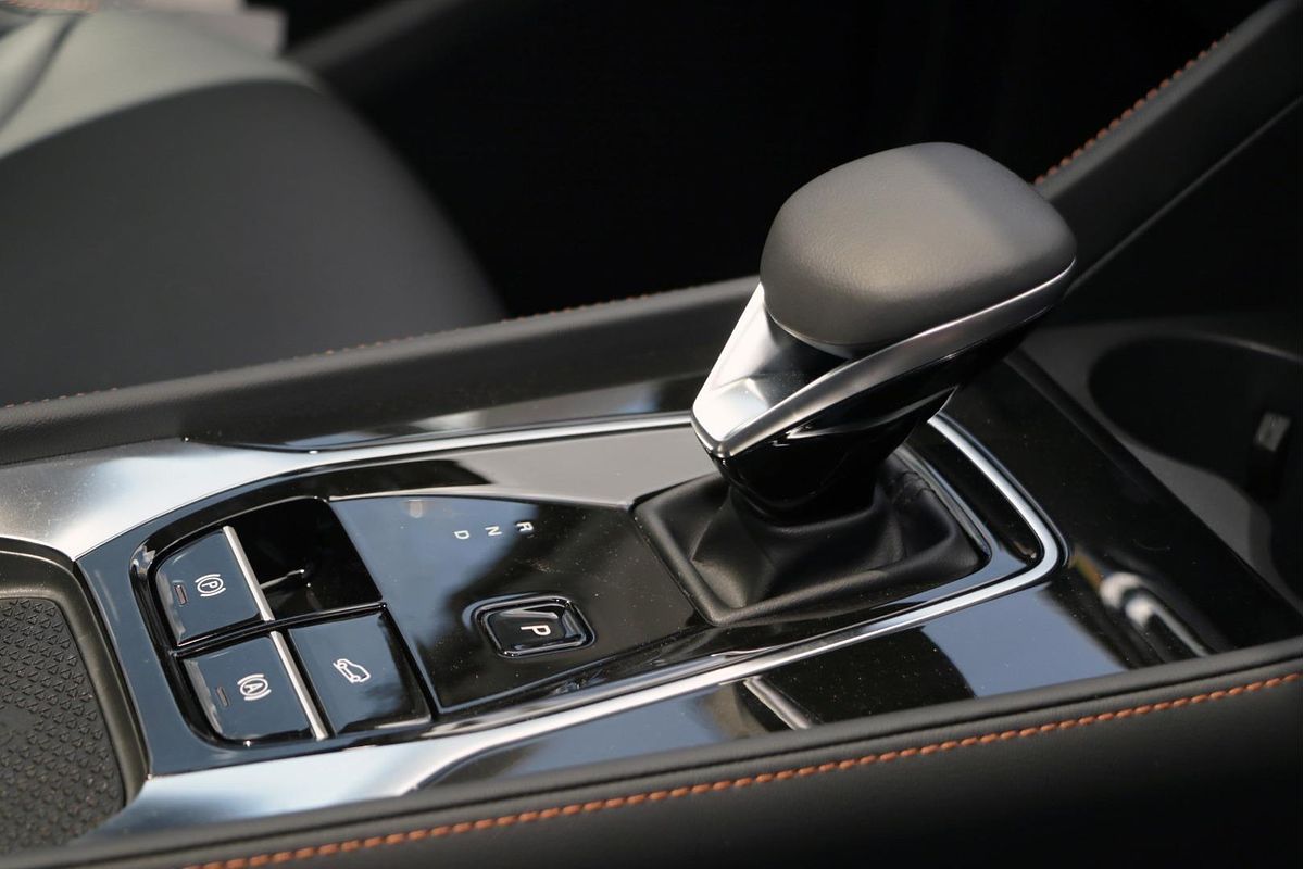 2025 MG HS Super Hybrid Essence AS33P