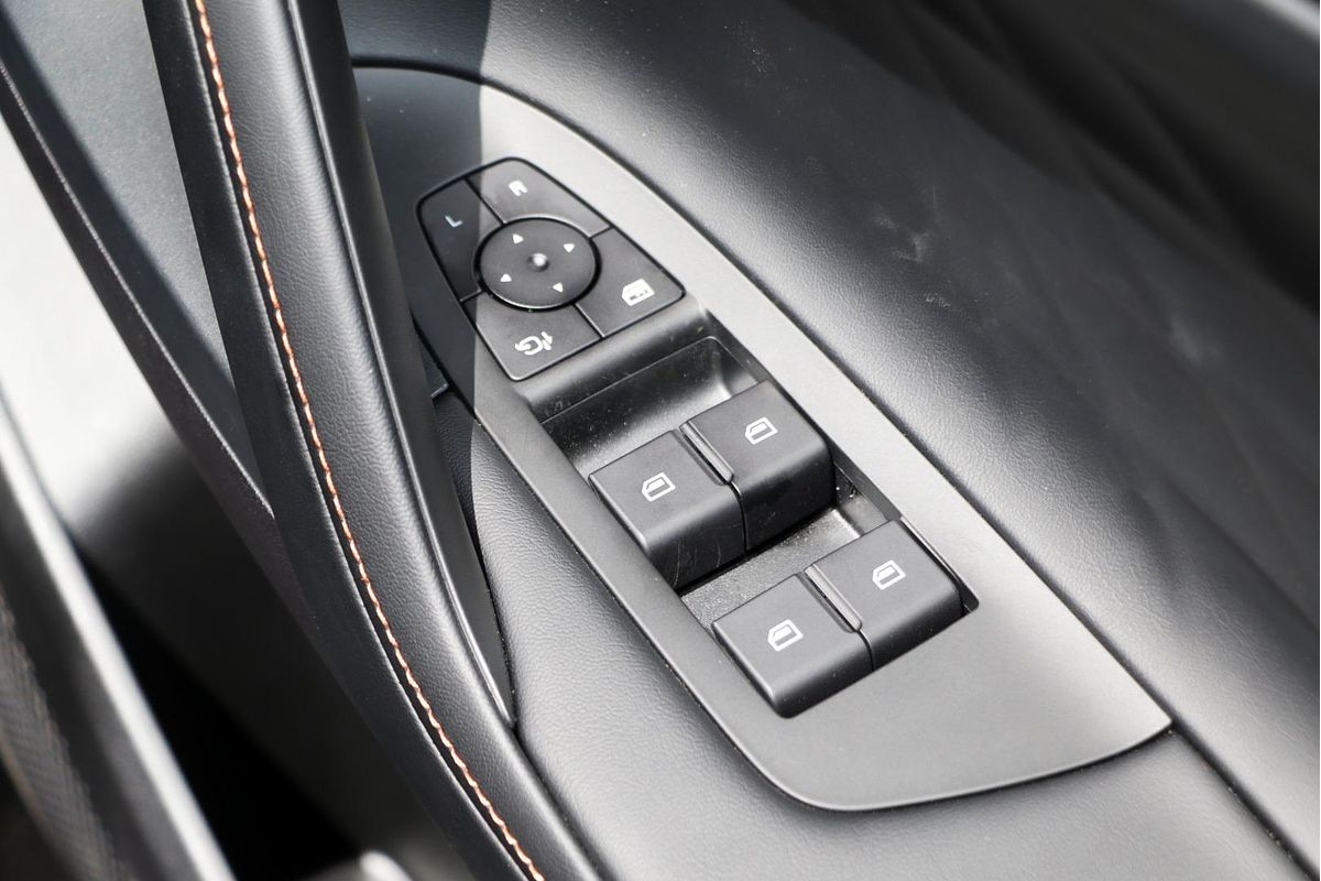 2025 MG HS Super Hybrid Essence AS33P