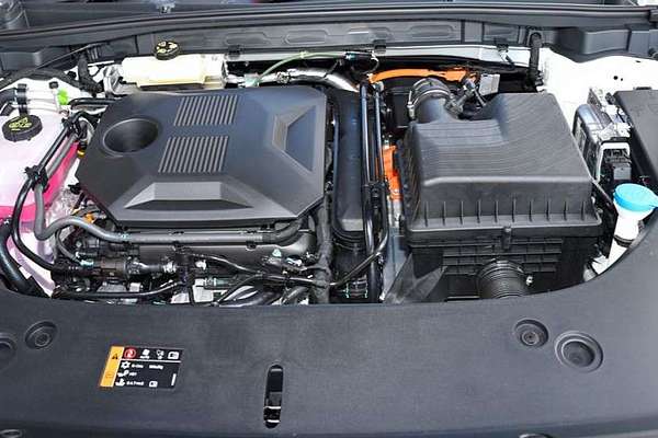 2025 MG HS Super Hybrid Essence AS33P