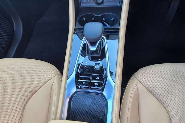 2025 MG HS Super Hybrid Essence AS33P