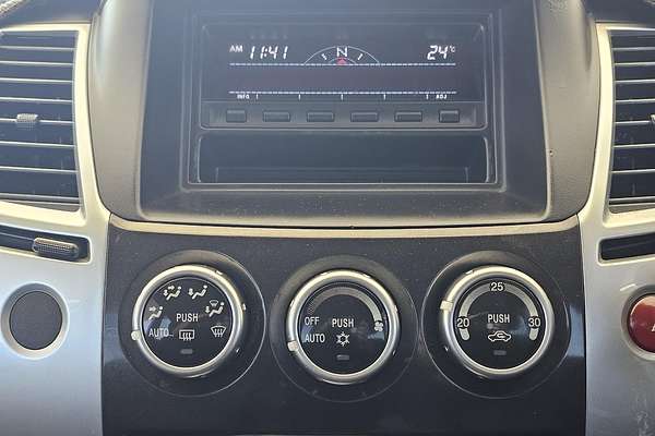 2013 Mitsubishi Challenger PB