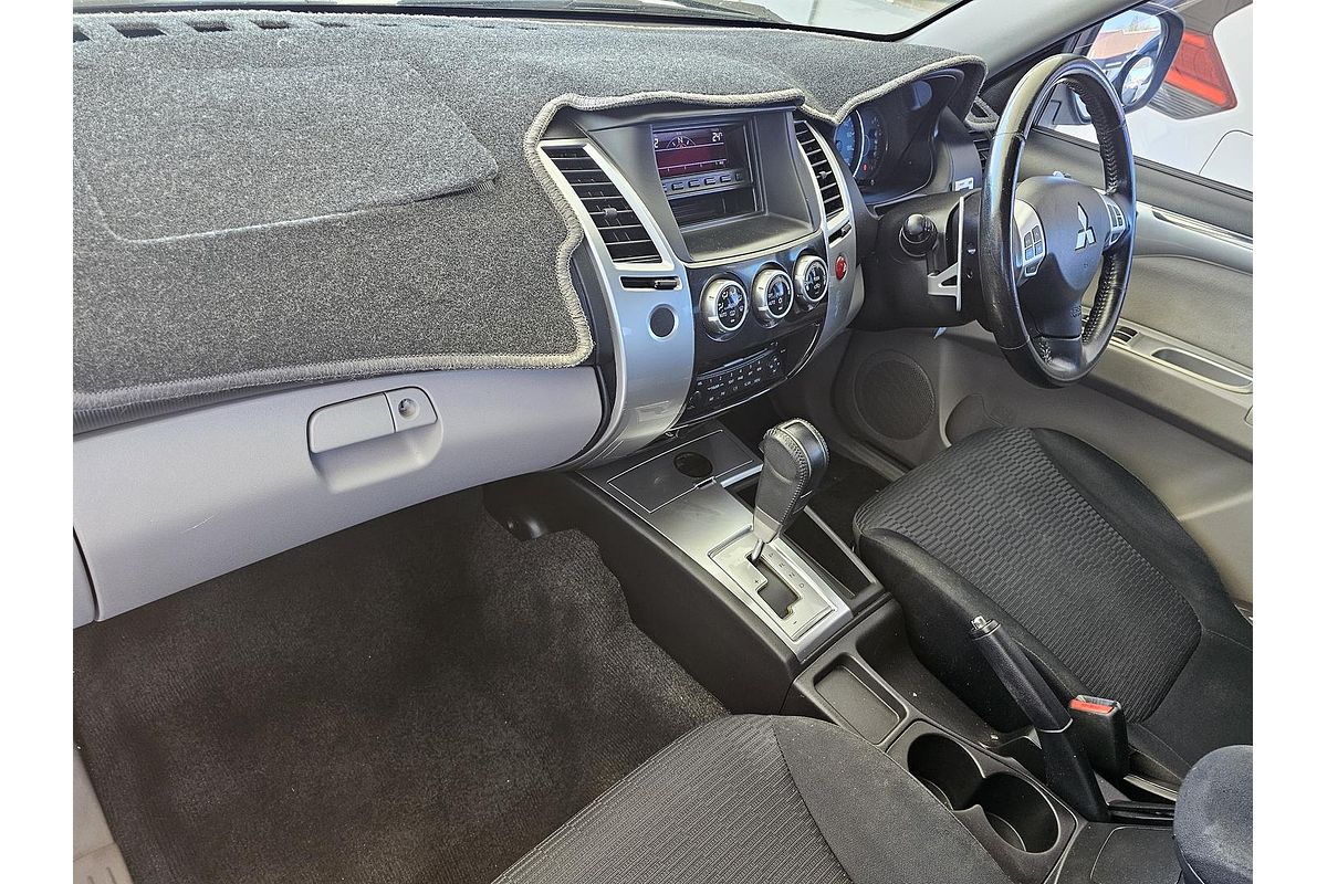 2013 Mitsubishi Challenger PB