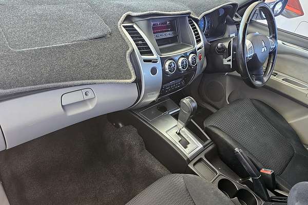 2013 Mitsubishi Challenger PB