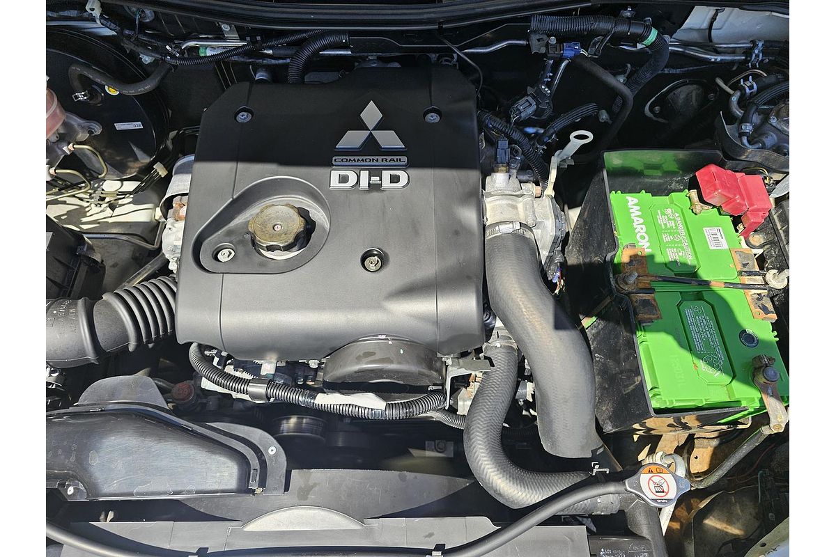 2013 Mitsubishi Challenger PB