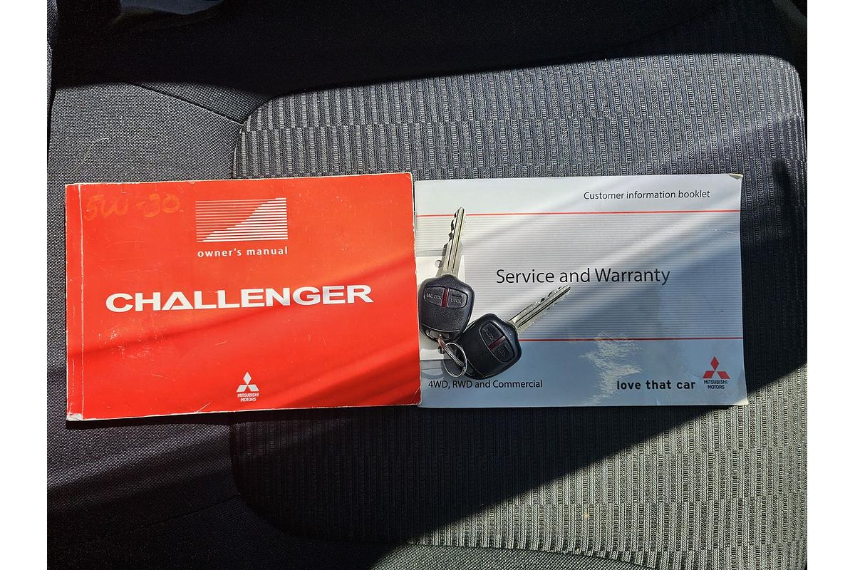 2013 Mitsubishi Challenger PB