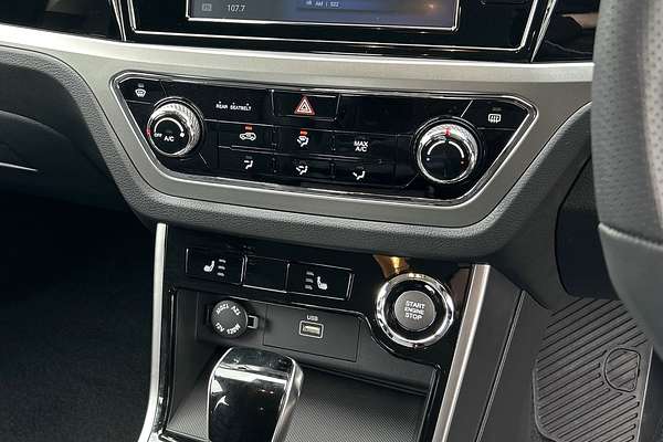 2024 KGM SsangYong Korando ELX C300