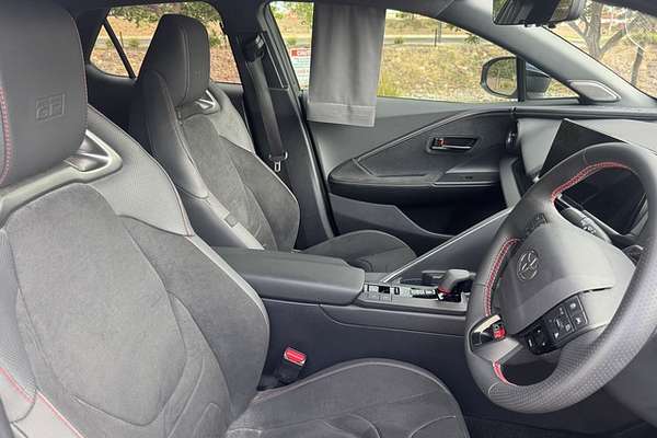 2023 Toyota C-HR GR Sport MAXH25R