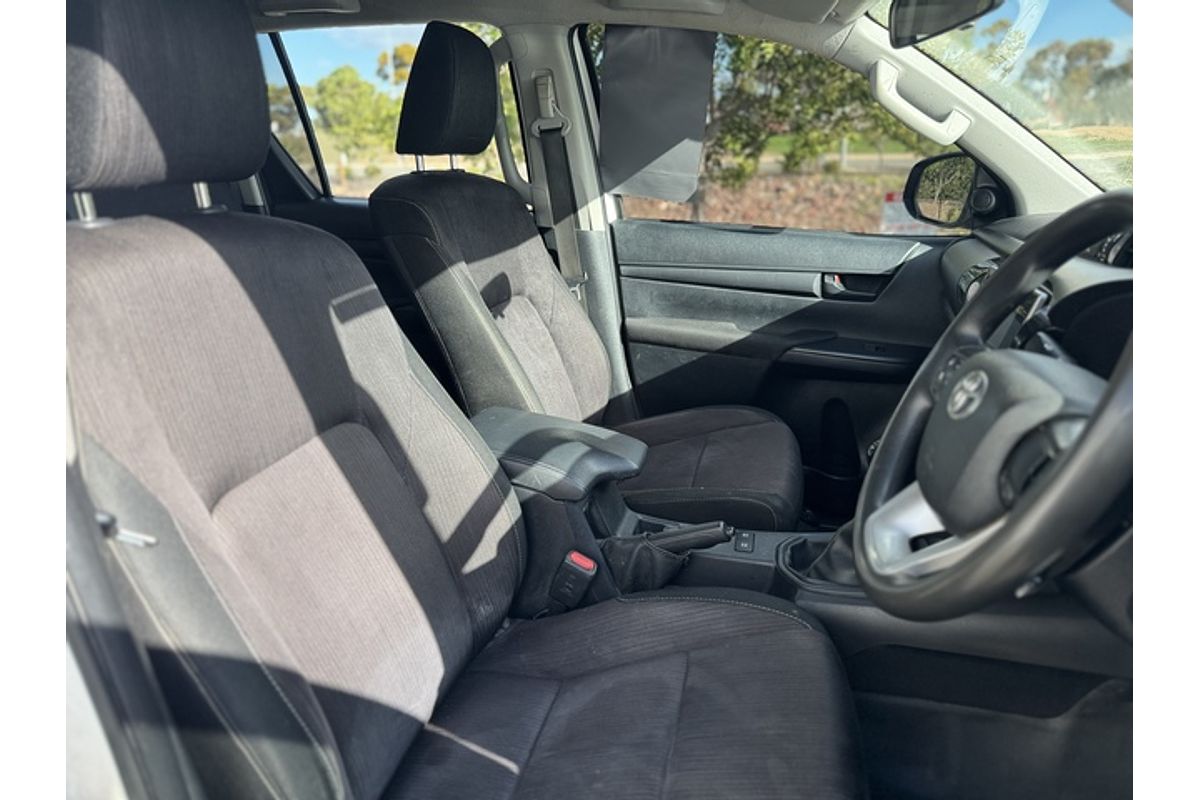 2018 Toyota Hilux SR GUN126R 4X4