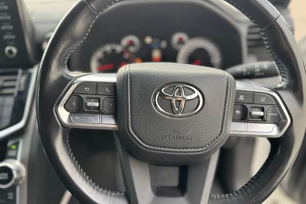 2023 Toyota Landcruiser GXL FJA300R