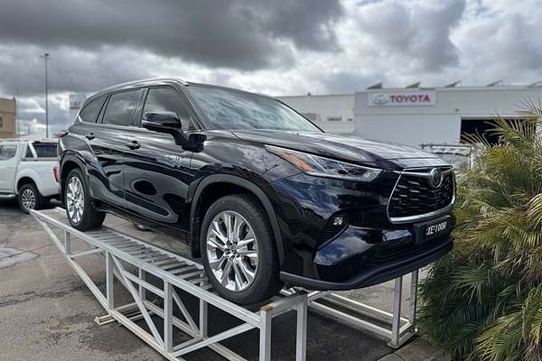 2024 Toyota Kluger Grande AXUH78R