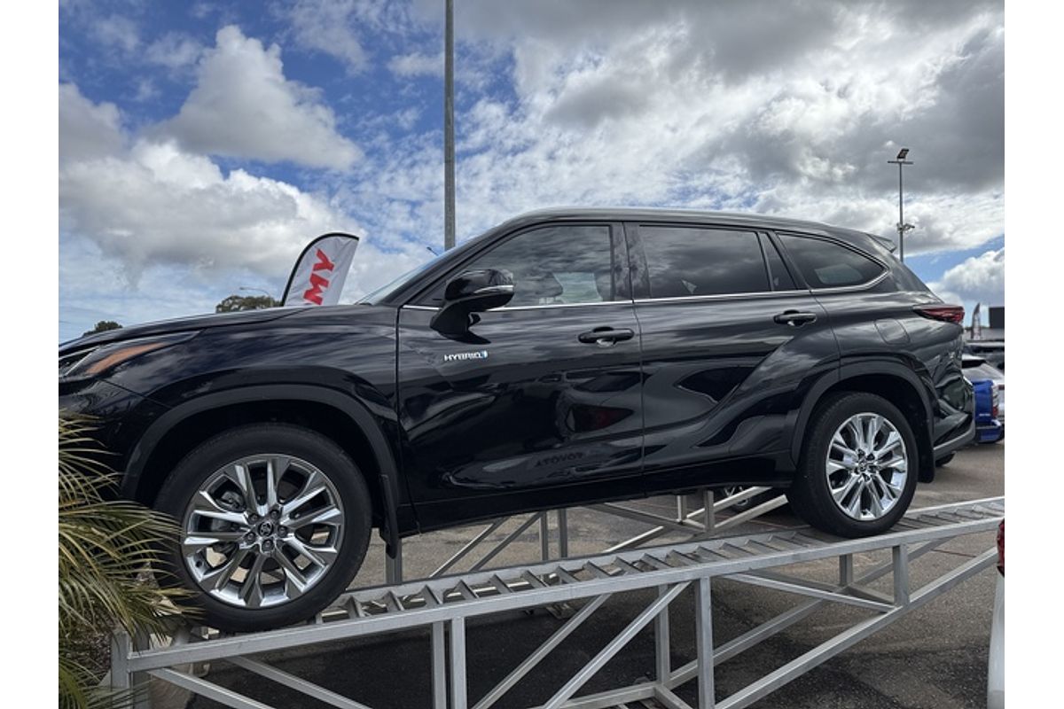 2024 Toyota Kluger Grande AXUH78R