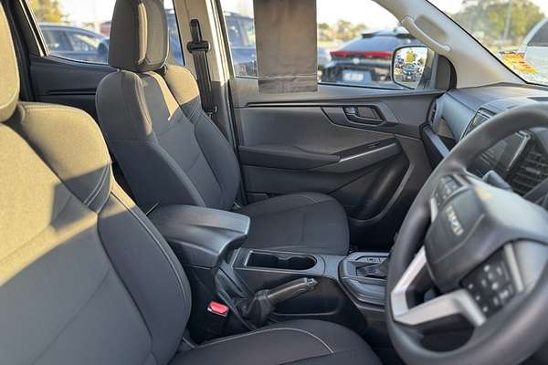 2023 Isuzu D-MAX SX High Ride Rear Wheel Drive