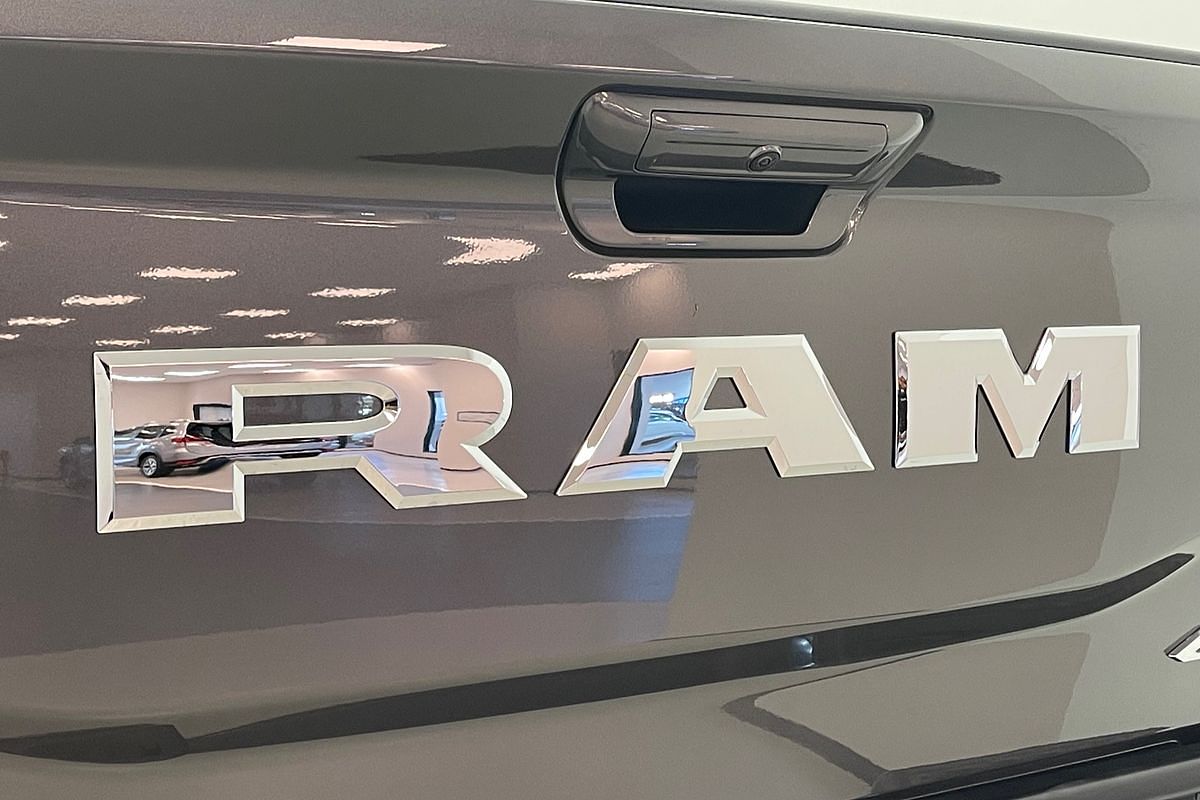 2023 RAM 2500 Laramie DJ Front Wheel Drive