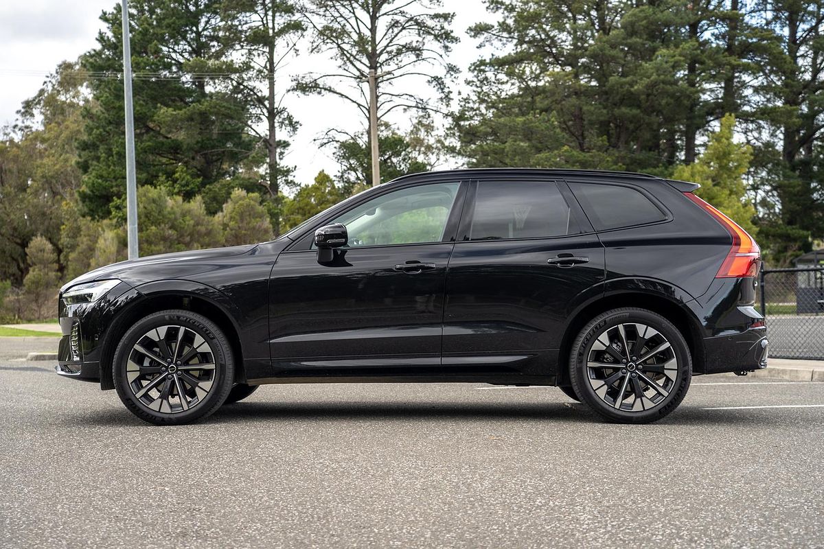 2025 Volvo XC60 Ultra B5 Dark