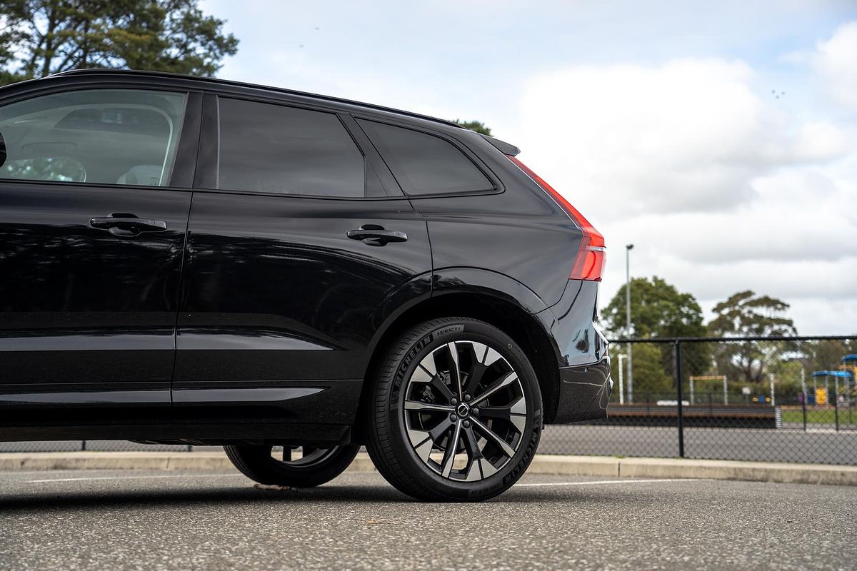 2025 Volvo XC60 Ultra B5 Dark