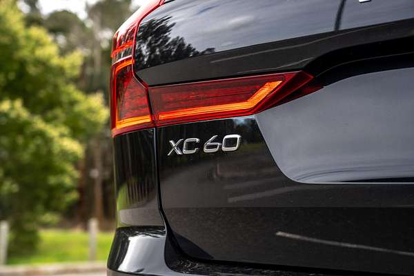2025 Volvo XC60 Ultra B5 Dark