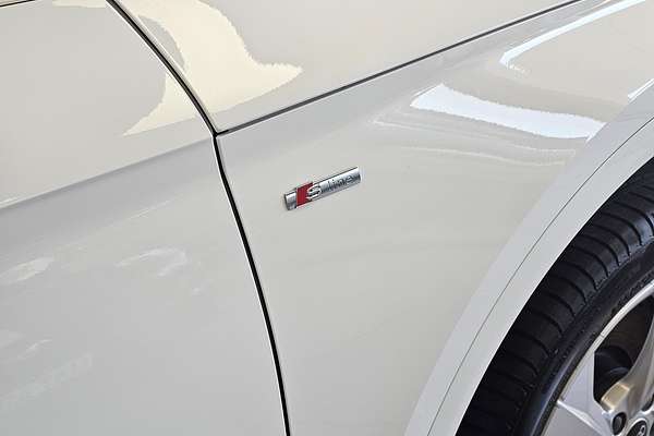 2022 Audi Q5 40 TDI S line FY