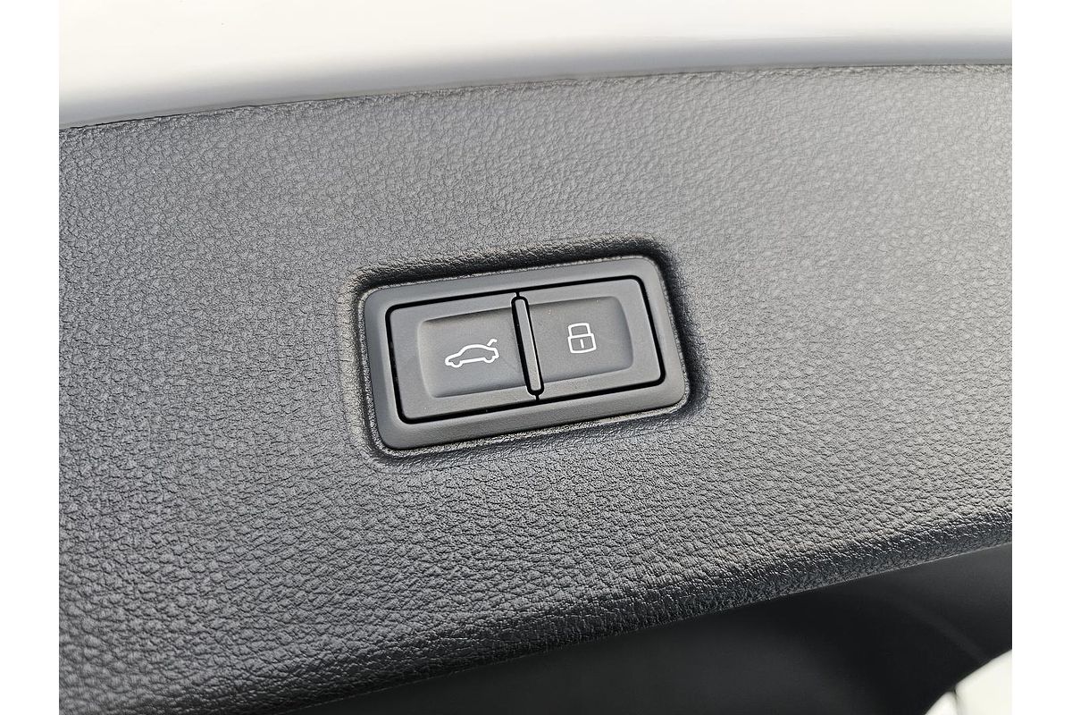 2022 Audi Q5 40 TDI S line FY