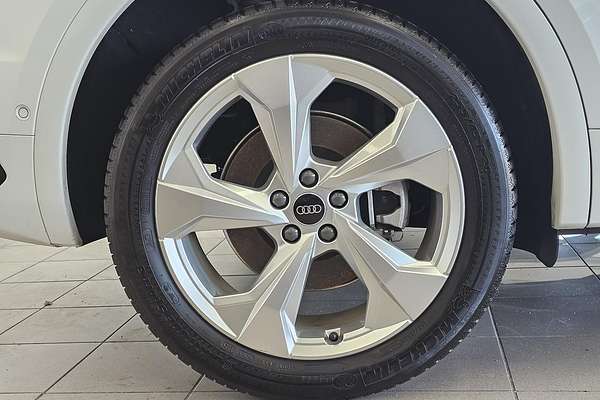 2022 Audi Q5 40 TDI S line FY