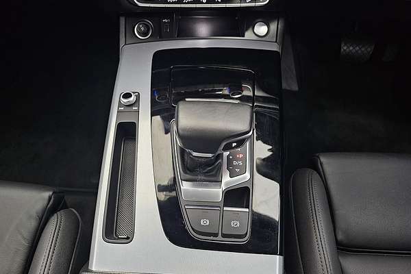 2022 Audi Q5 40 TDI S line FY