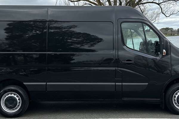 2025 Renault Master Pro 110kW X62 Phase 2 MWB Mid Roof