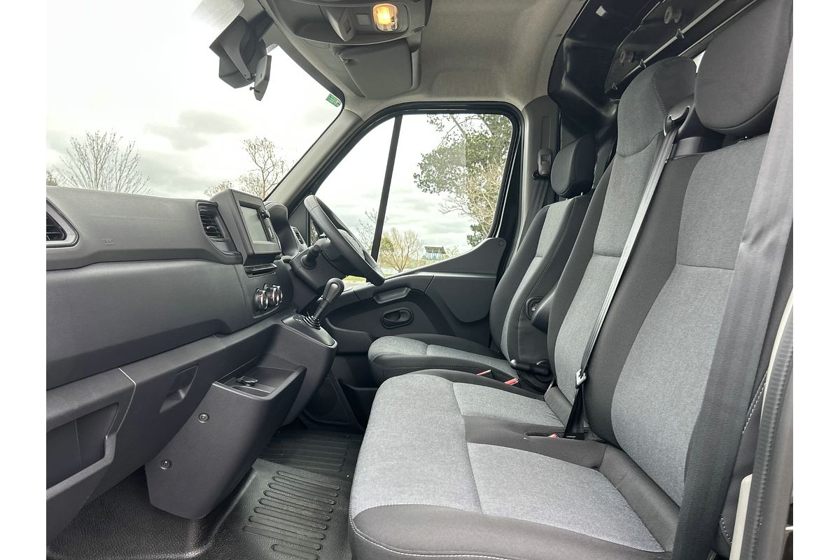 2025 Renault Master Pro 110kW X62 Phase 2 MWB Mid Roof