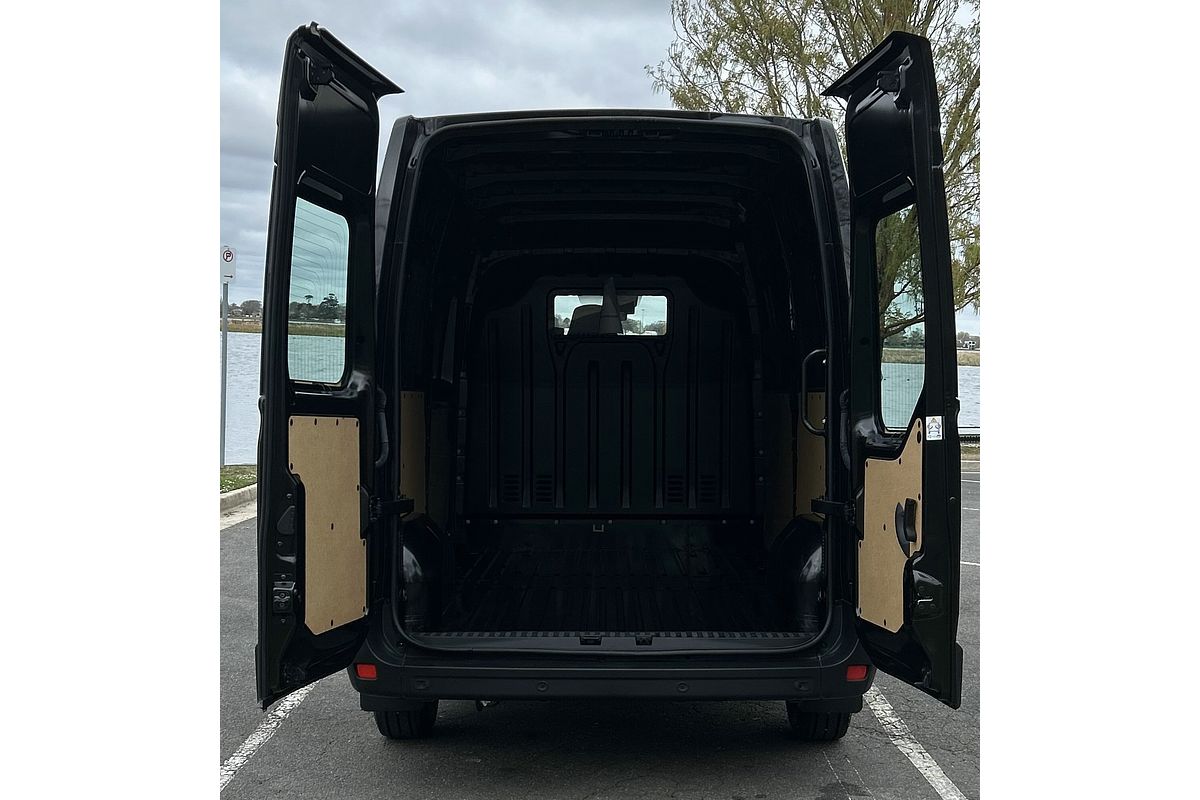 2025 Renault Master Pro 110kW X62 Phase 2 MWB Mid Roof