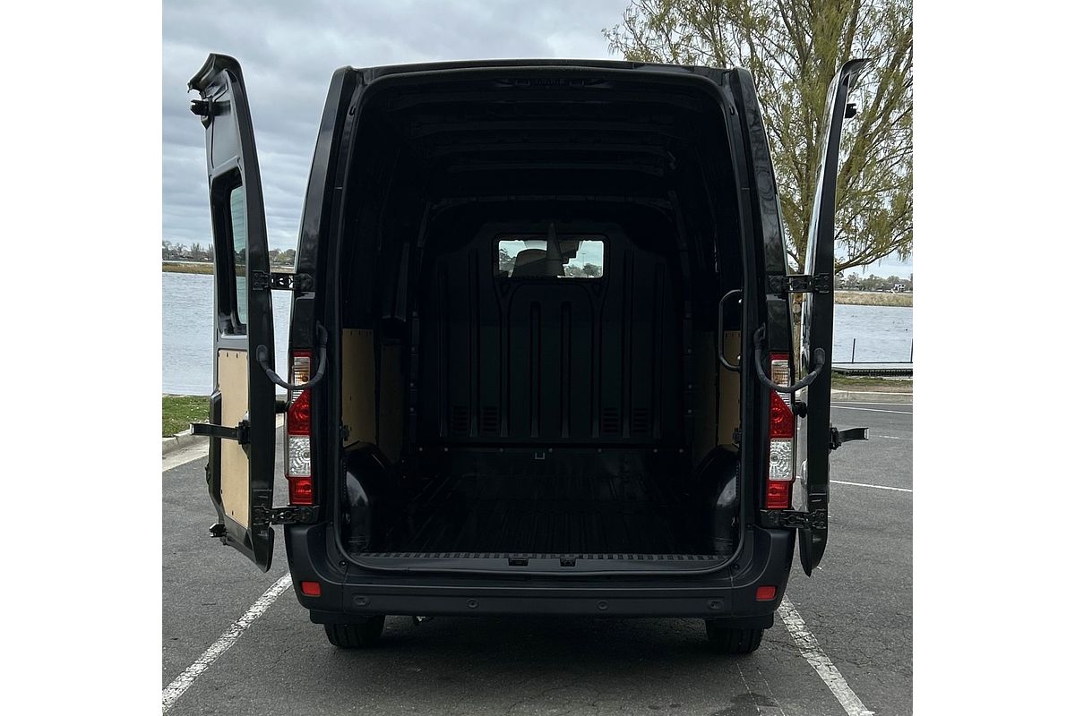2025 Renault Master Pro 110kW X62 Phase 2 MWB Mid Roof