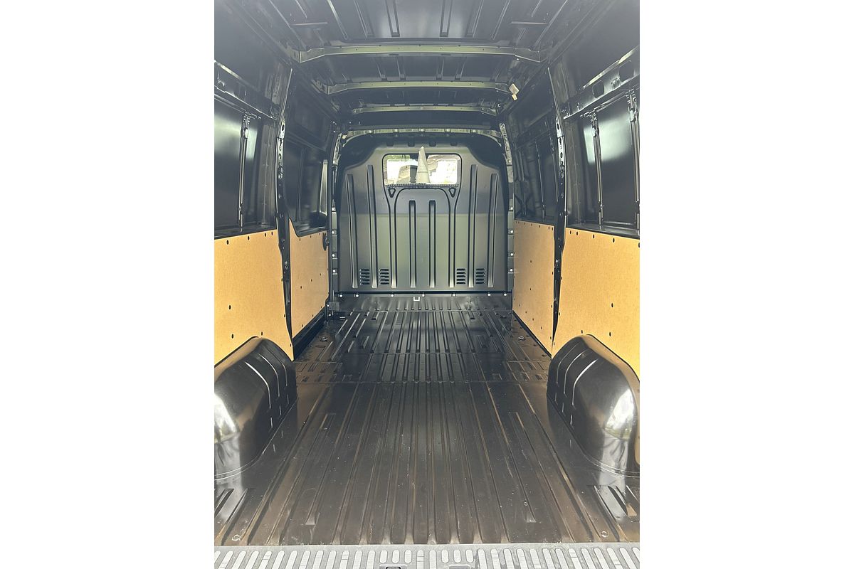 2025 Renault Master Pro 110kW X62 Phase 2 MWB Mid Roof