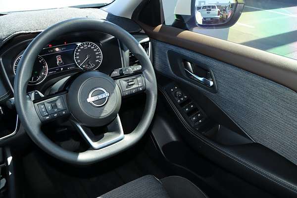 2022 Nissan X-TRAIL ST T33
