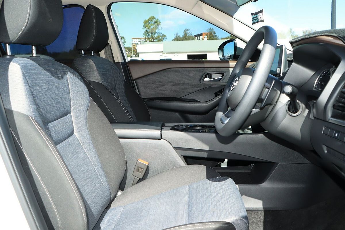2022 Nissan X-TRAIL ST T33