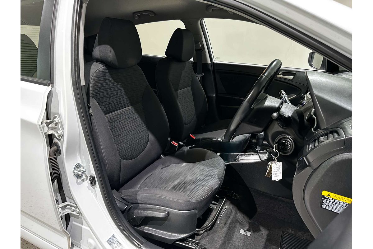 2019 Hyundai Accent Sport RB6