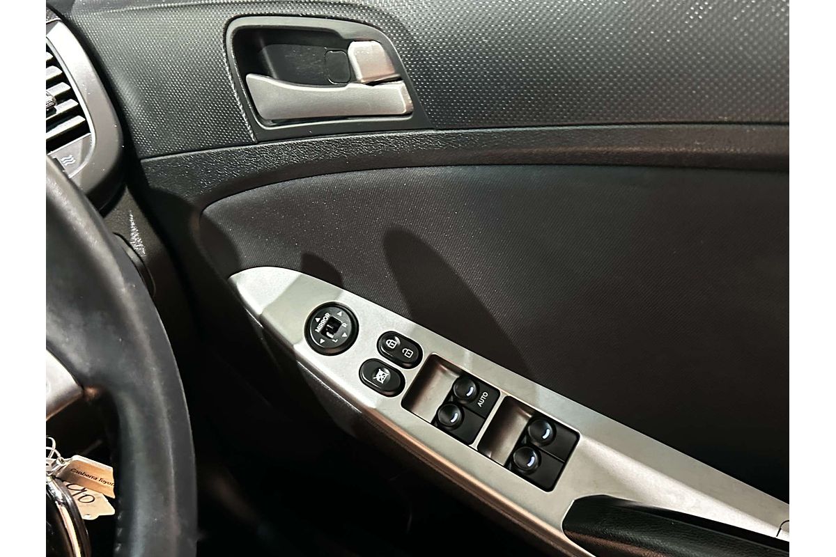 2019 Hyundai Accent Sport RB6
