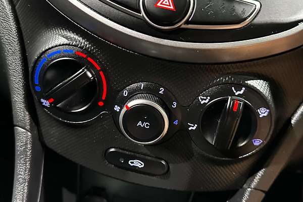 2019 Hyundai Accent Sport RB6