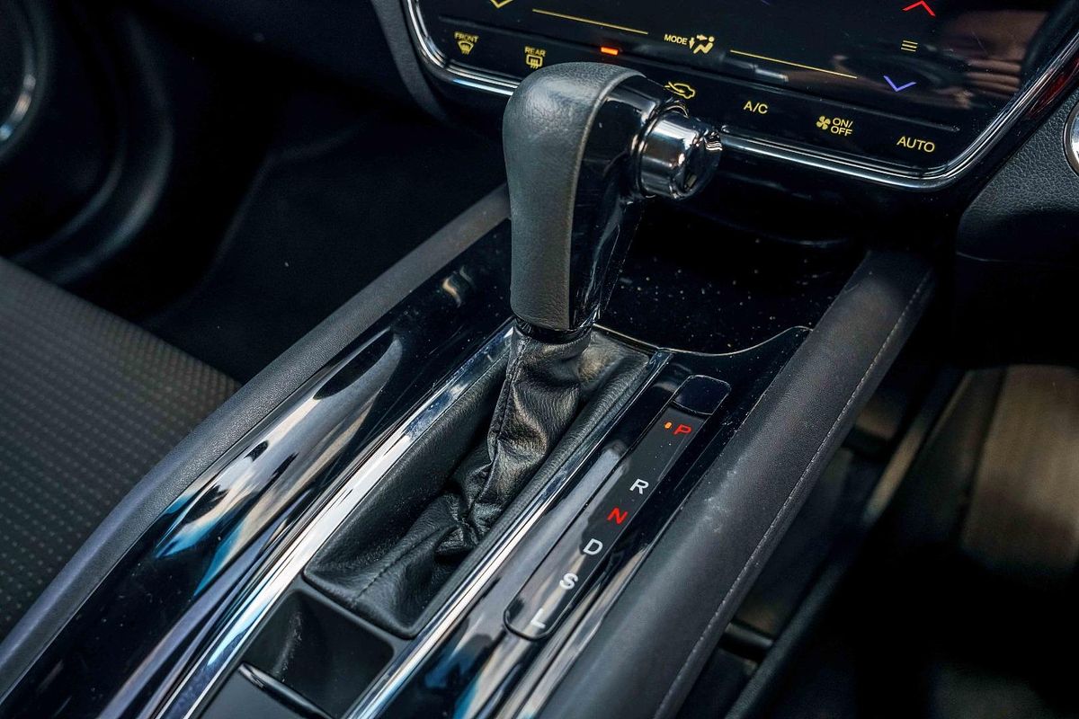2019 Honda HR-V VTi-S