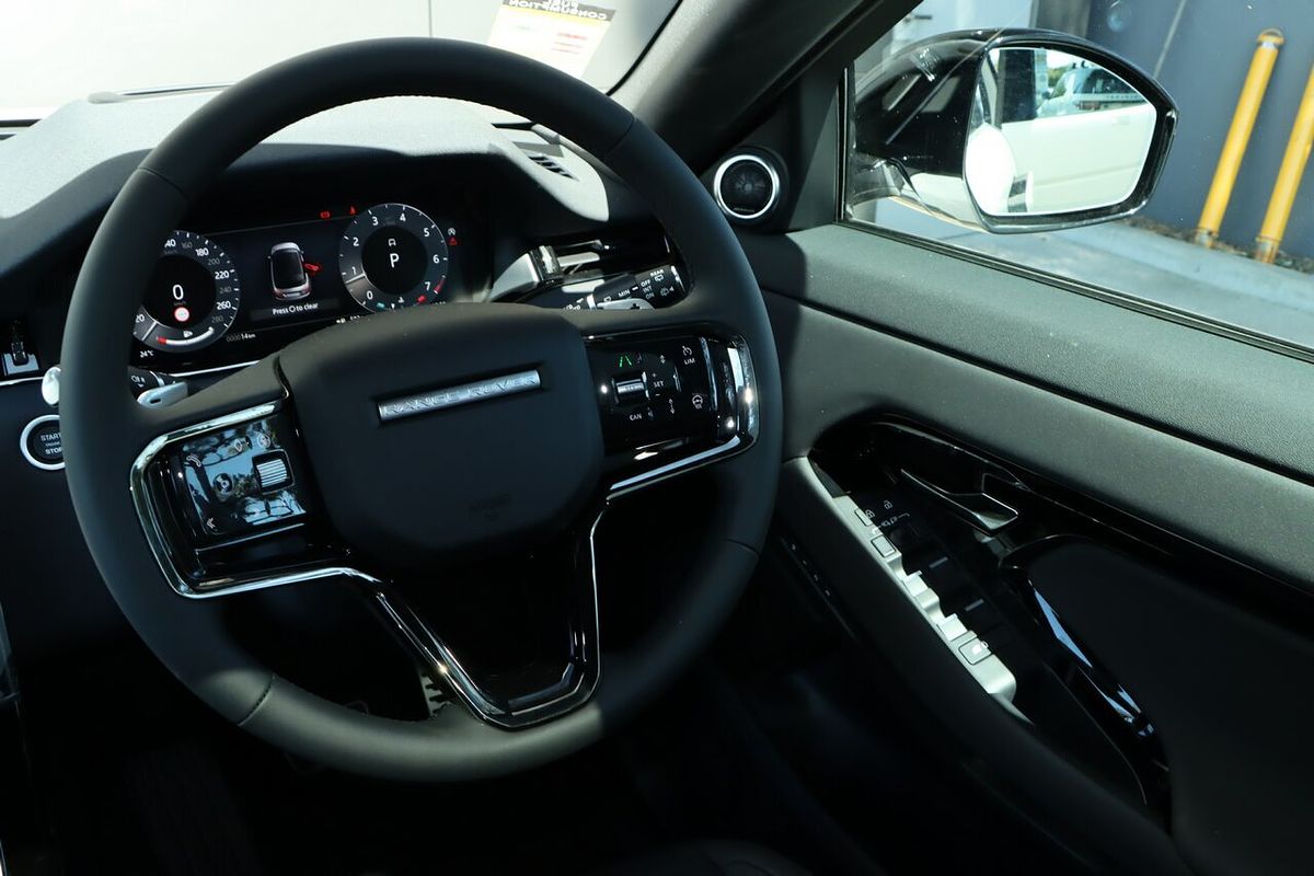 2025 Land Rover Range Rover Evoque P250 Dynamic SE L551