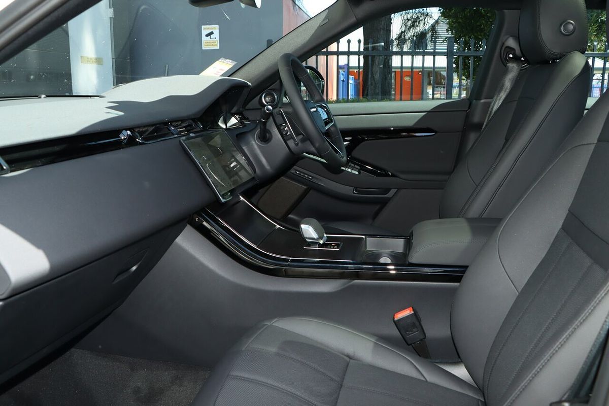 2025 Land Rover Range Rover Evoque P250 Dynamic SE L551