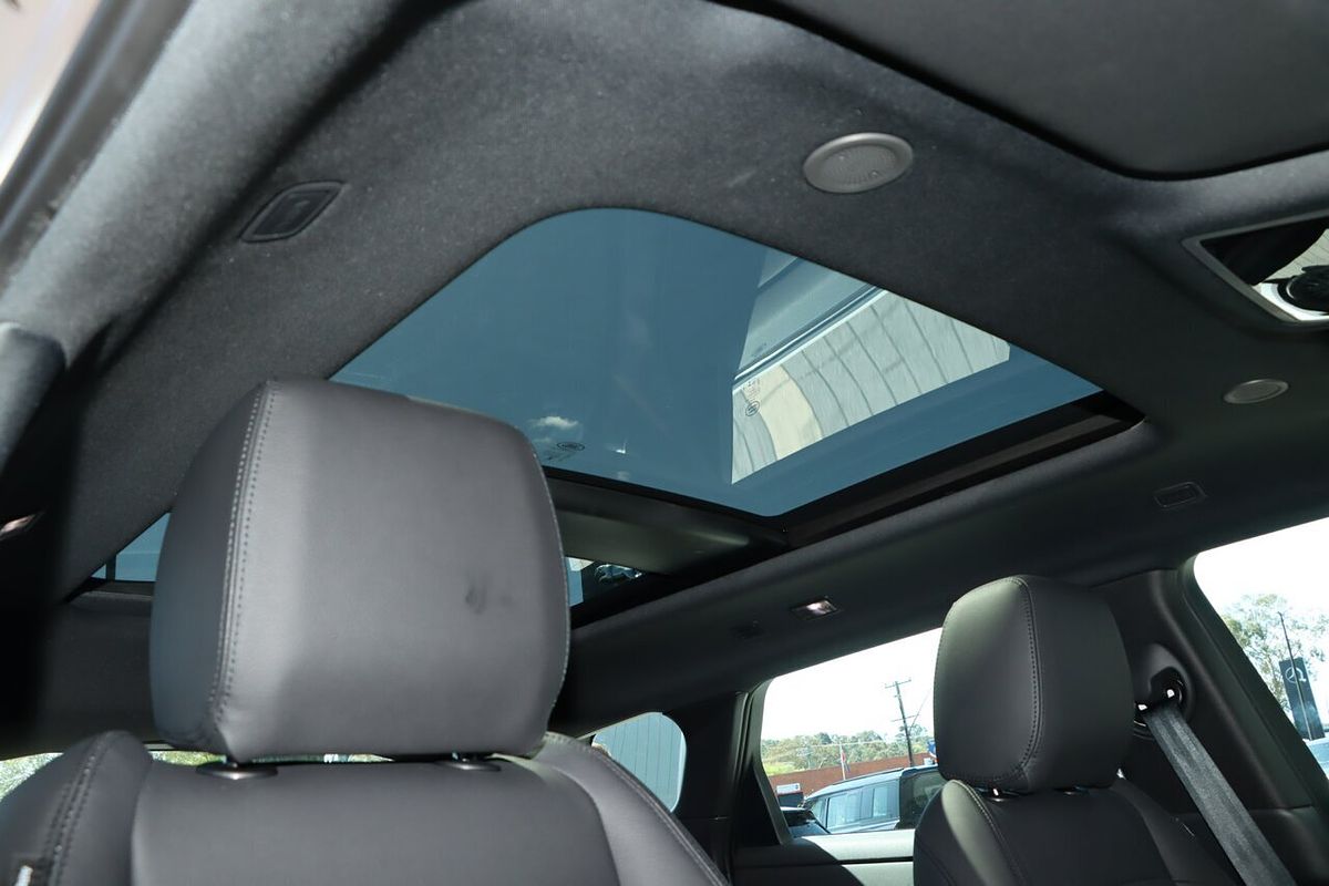 2025 Land Rover Range Rover Evoque P250 Dynamic SE L551
