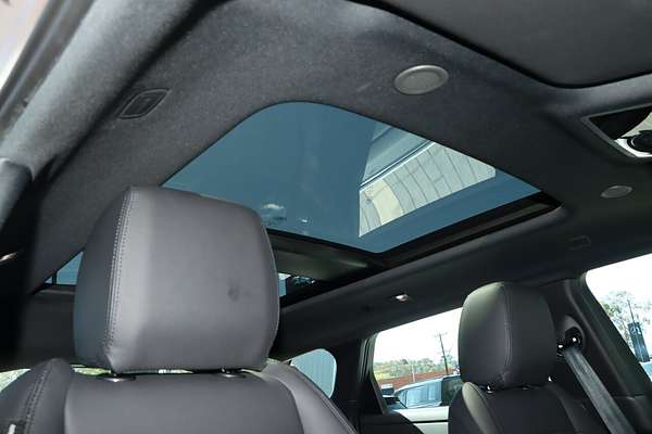 2025 Land Rover Range Rover Evoque P250 Dynamic SE L551